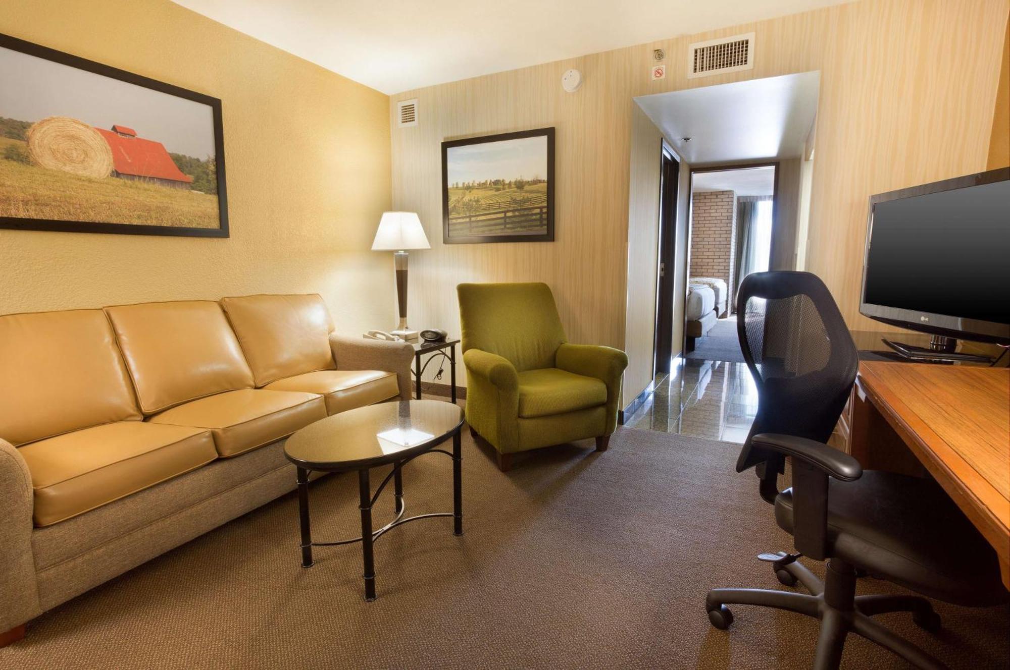 Drury Inn & Suites Падука Екстериор снимка