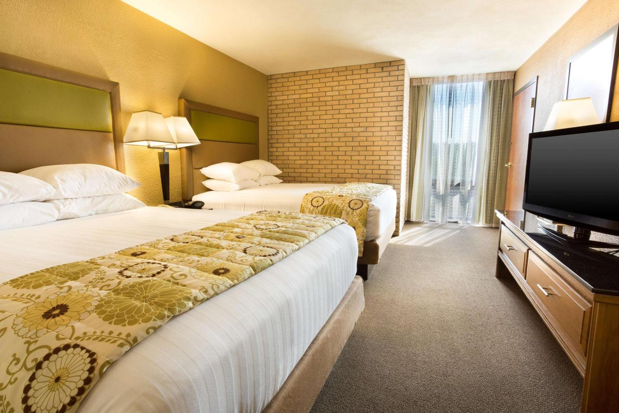 Drury Inn & Suites Падука Екстериор снимка