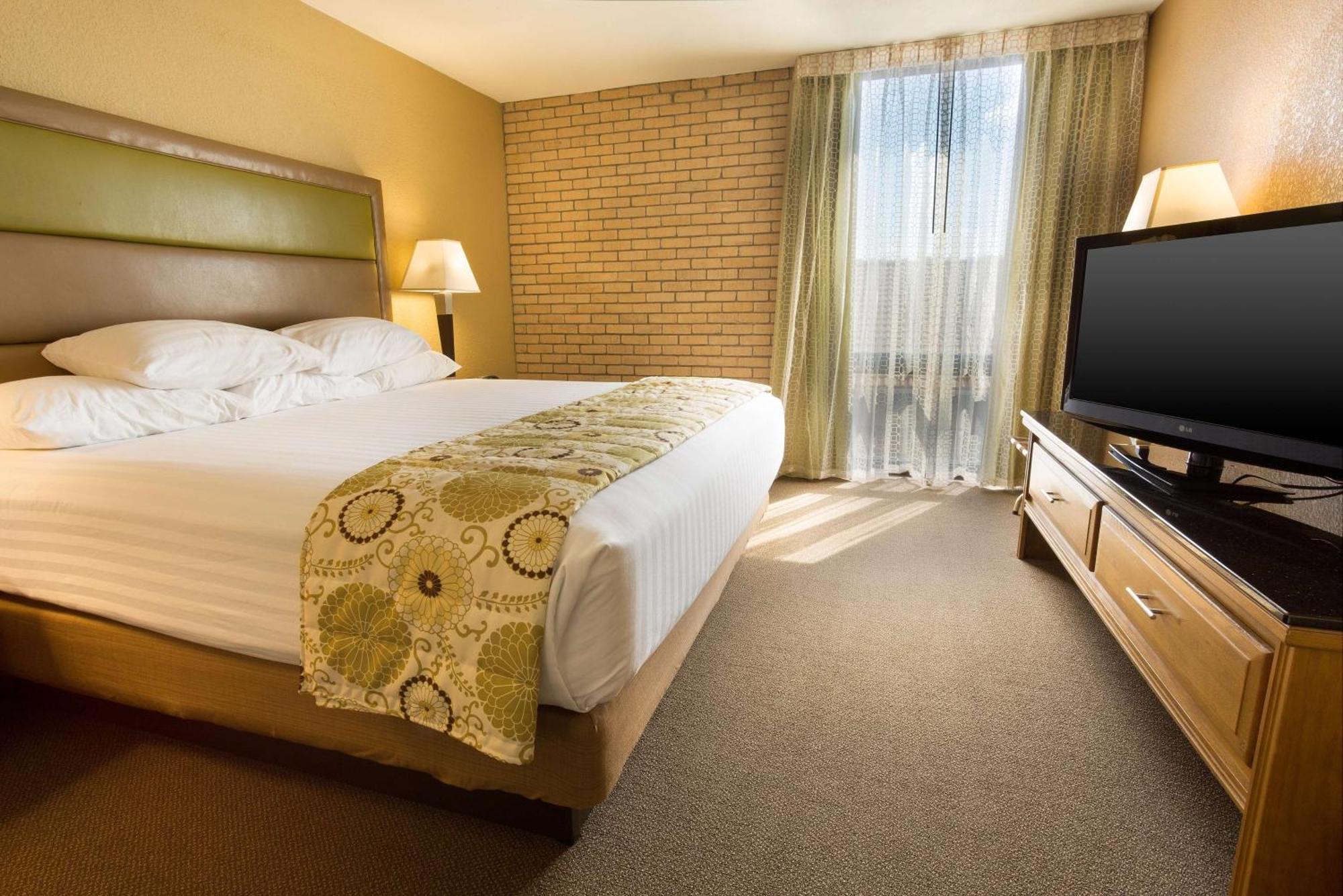 Drury Inn & Suites Падука Екстериор снимка