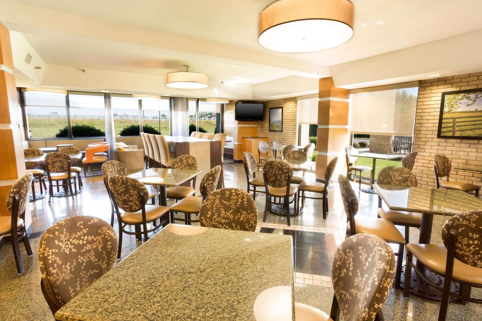Drury Inn & Suites Падука Екстериор снимка