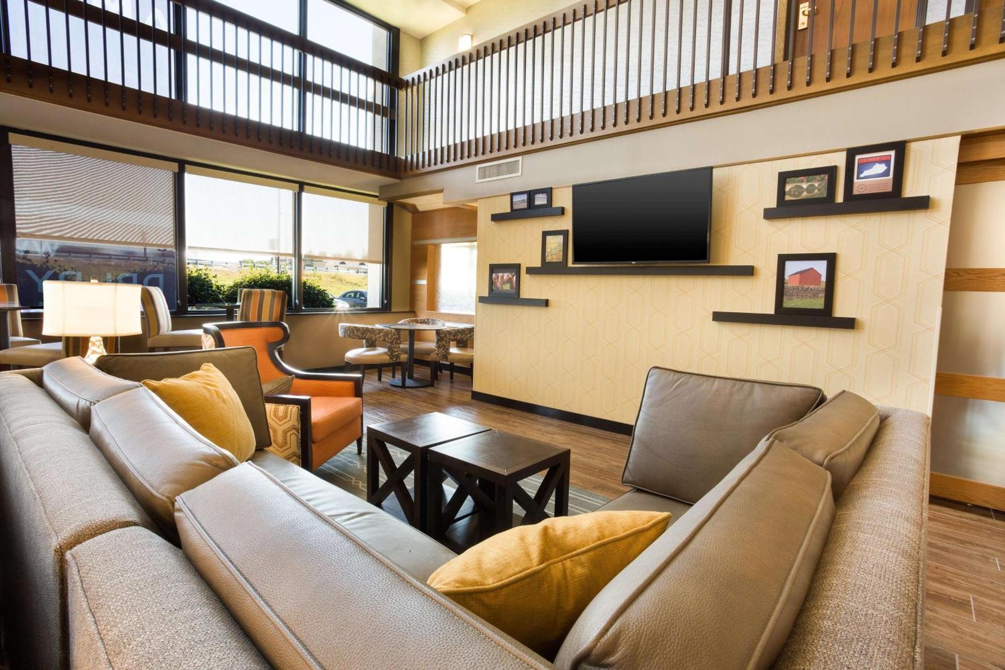 Drury Inn & Suites Падука Екстериор снимка
