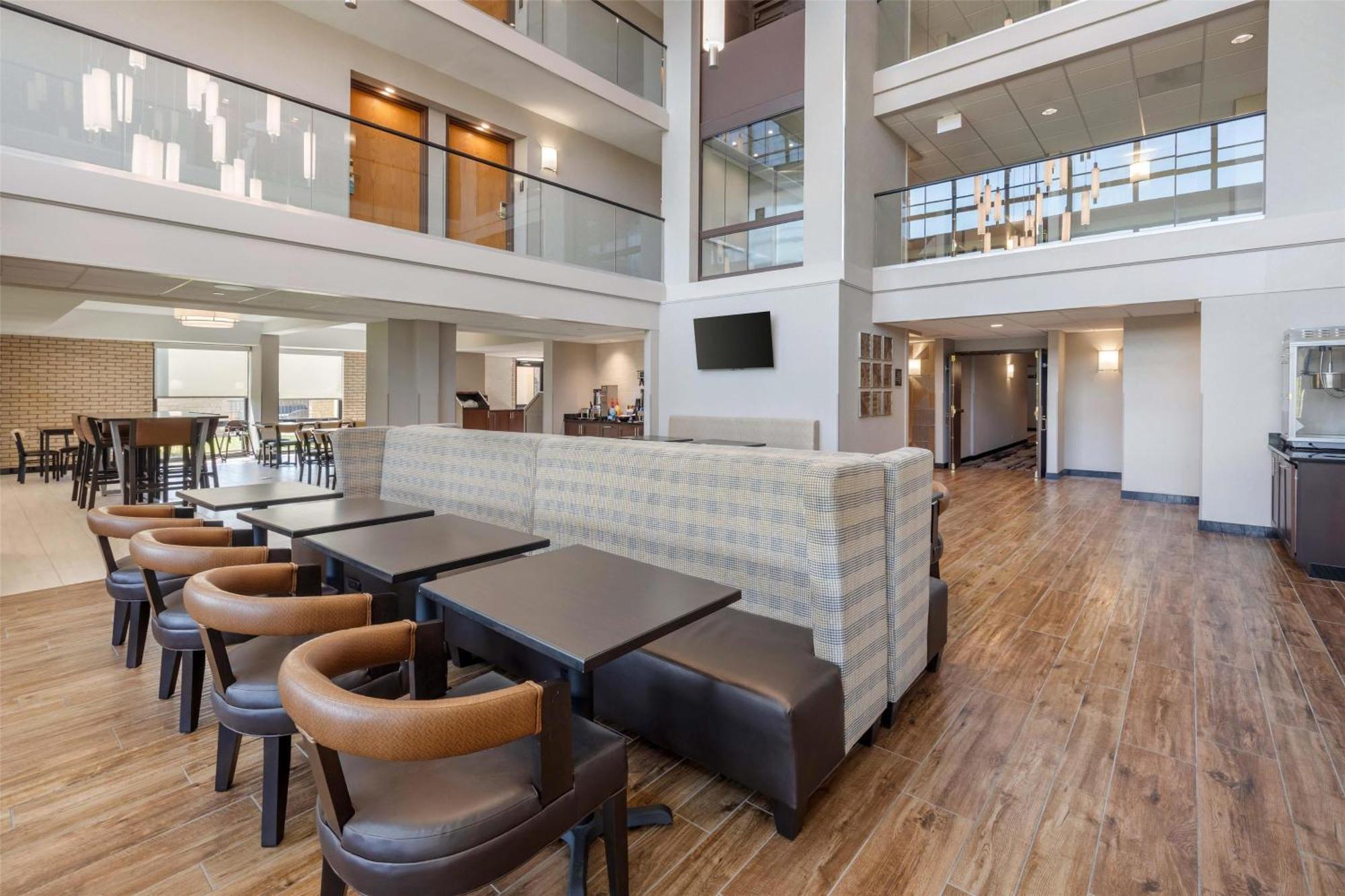 Drury Inn & Suites Падука Екстериор снимка