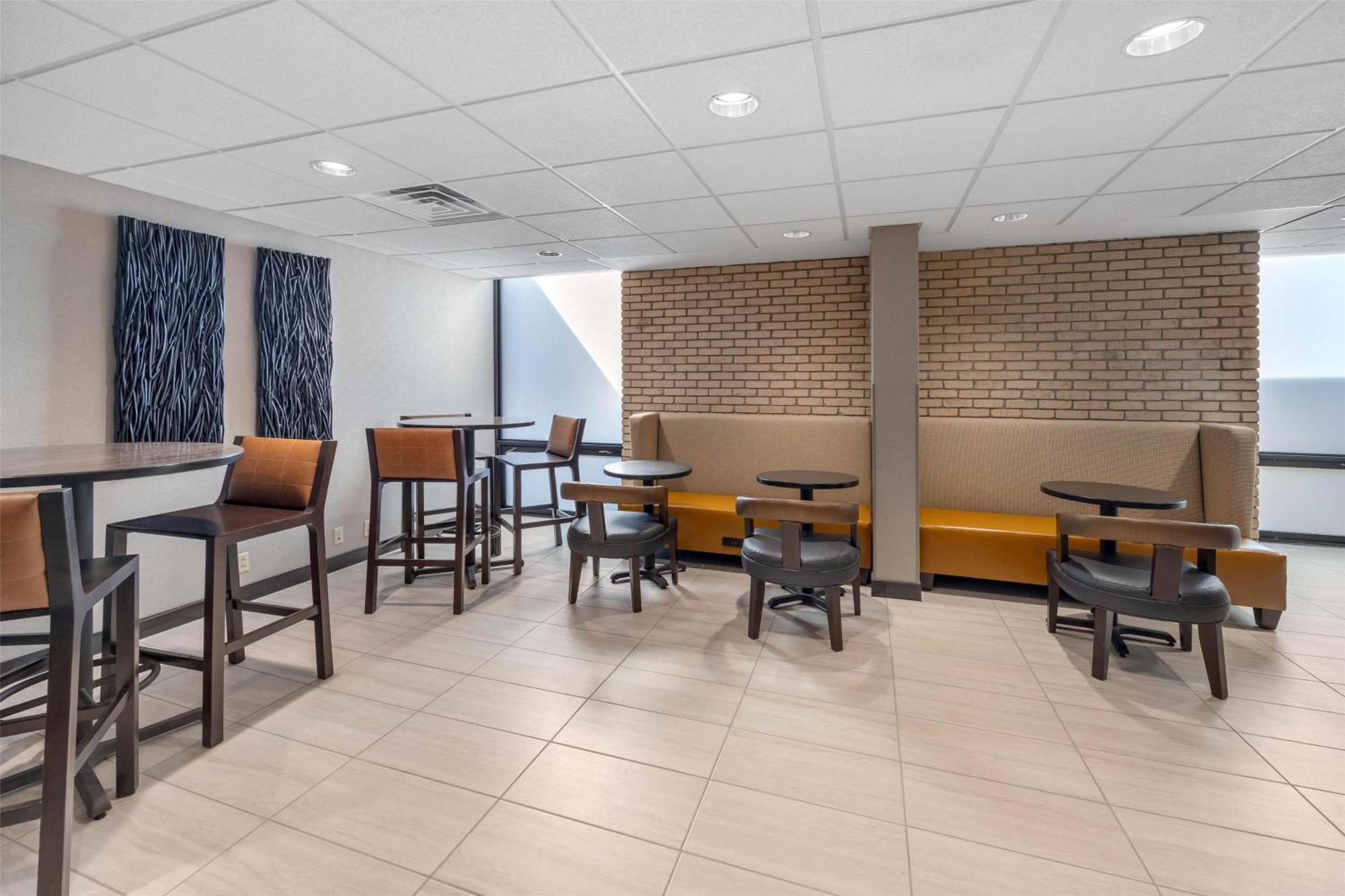 Drury Inn & Suites Падука Екстериор снимка