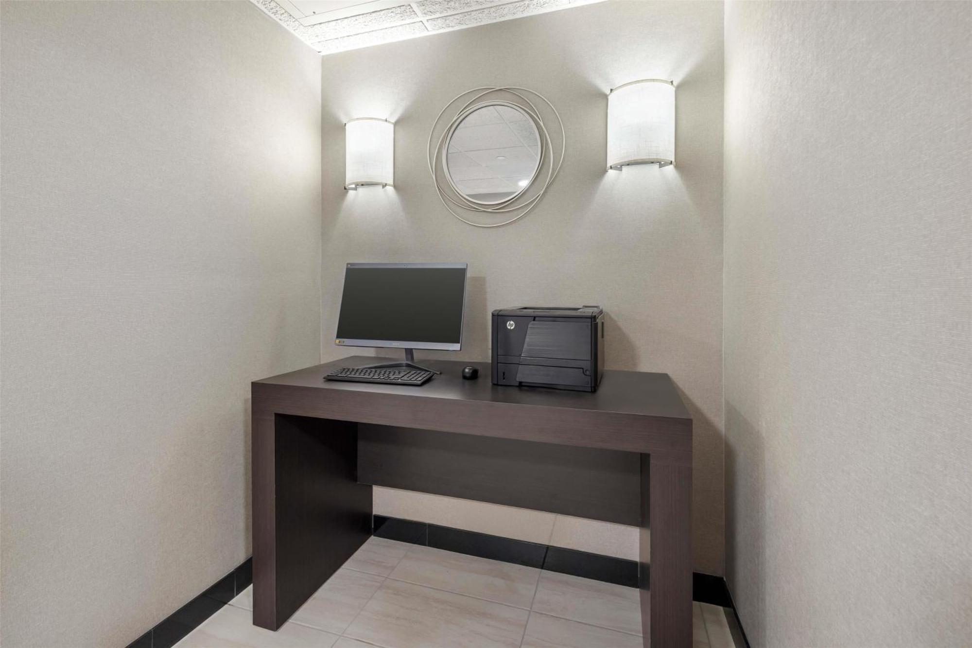 Drury Inn & Suites Падука Екстериор снимка