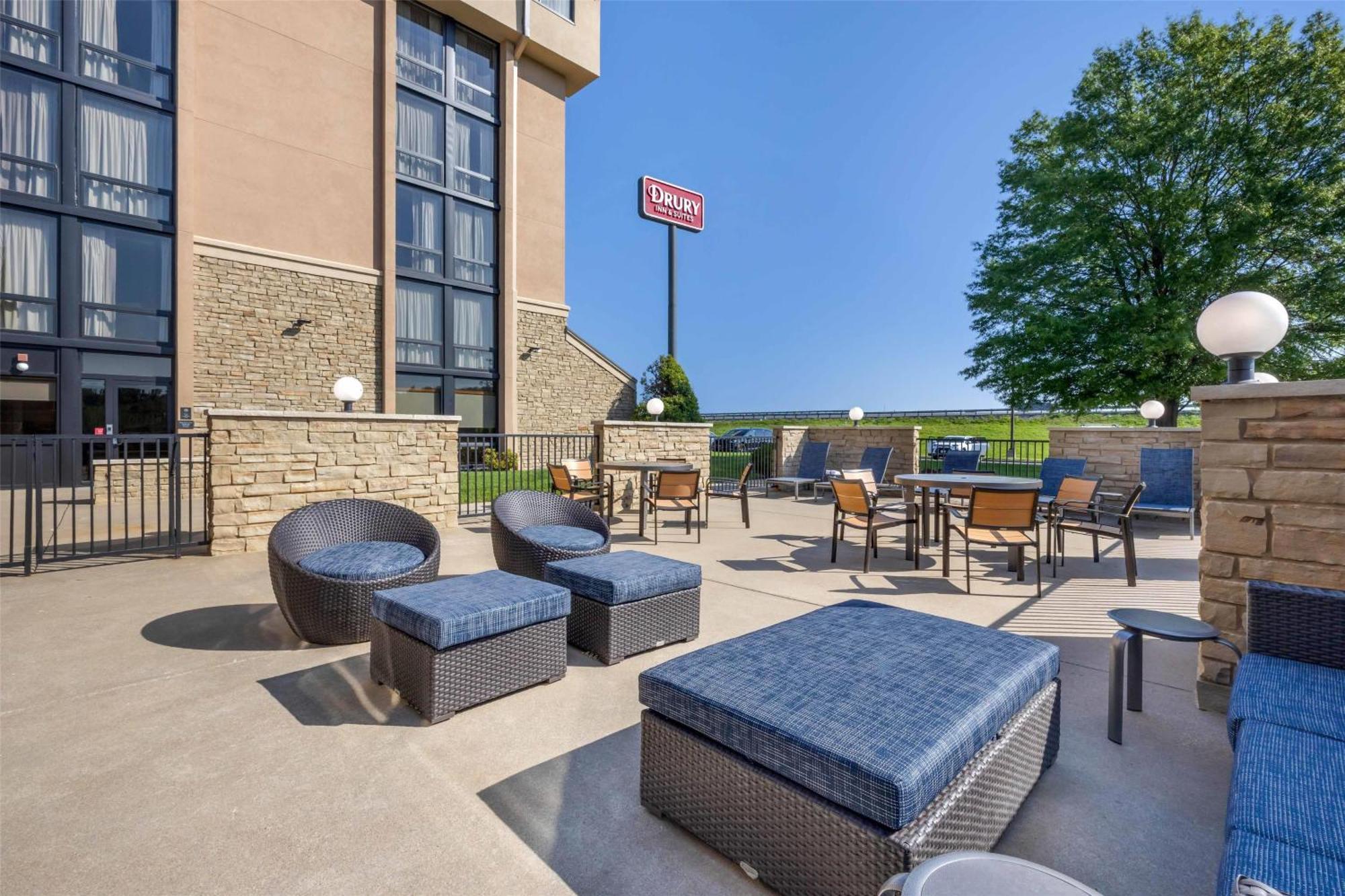 Drury Inn & Suites Падука Екстериор снимка