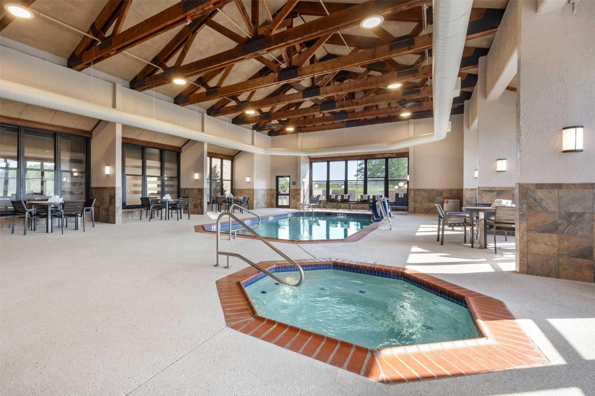 Drury Inn & Suites Падука Екстериор снимка