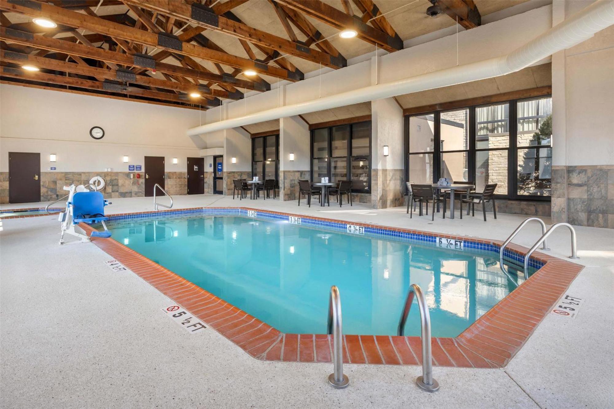 Drury Inn & Suites Падука Екстериор снимка