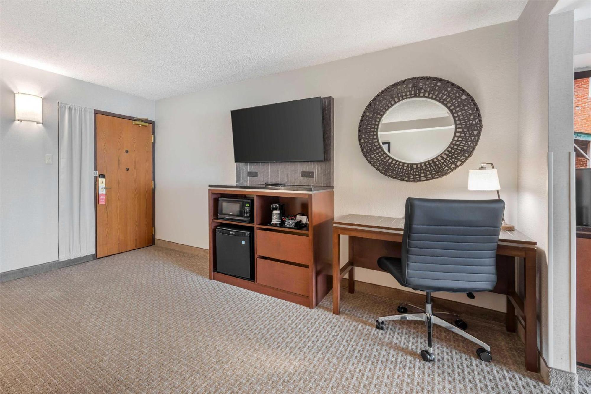 Drury Inn & Suites Падука Екстериор снимка