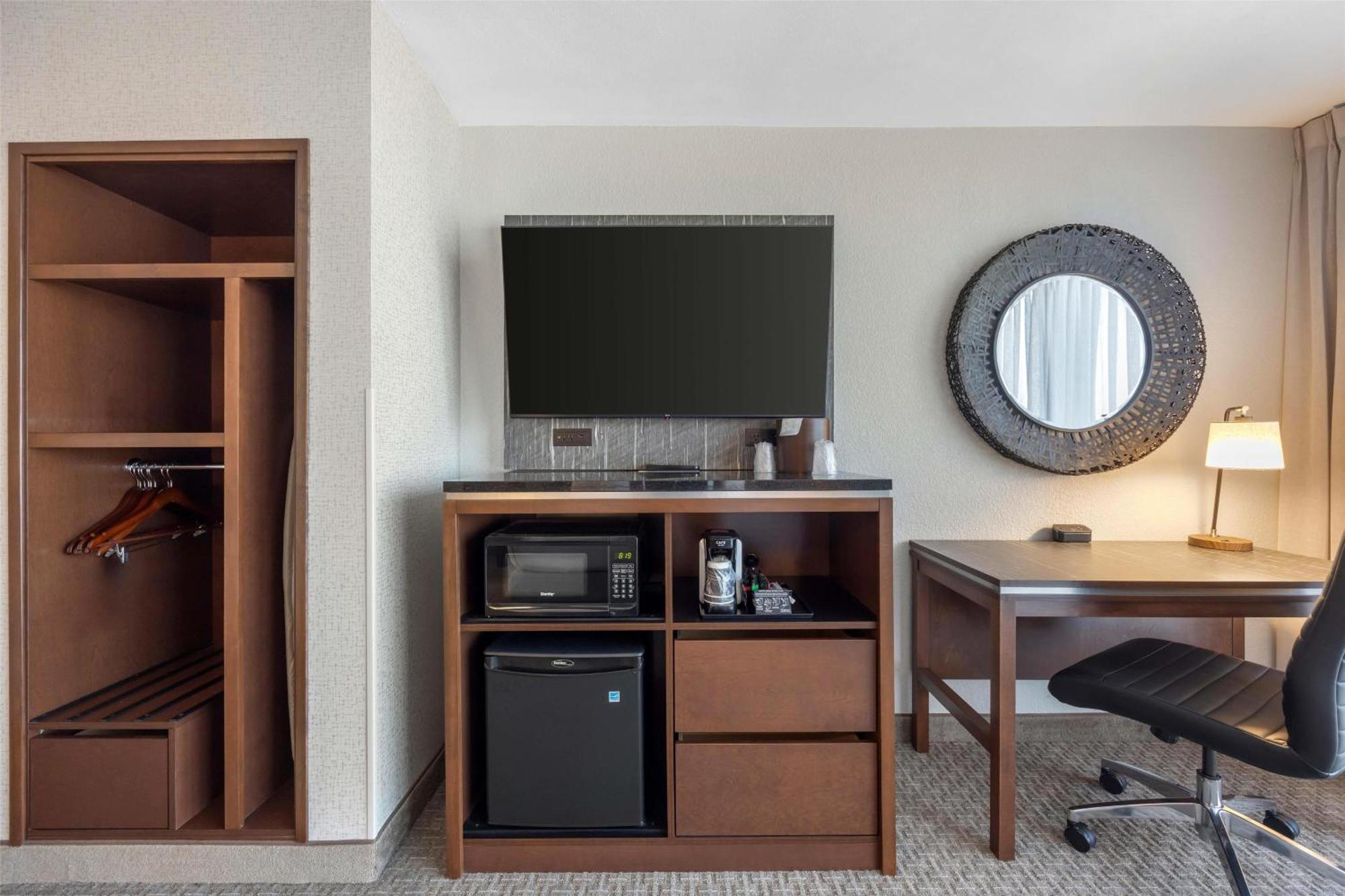 Drury Inn & Suites Падука Екстериор снимка