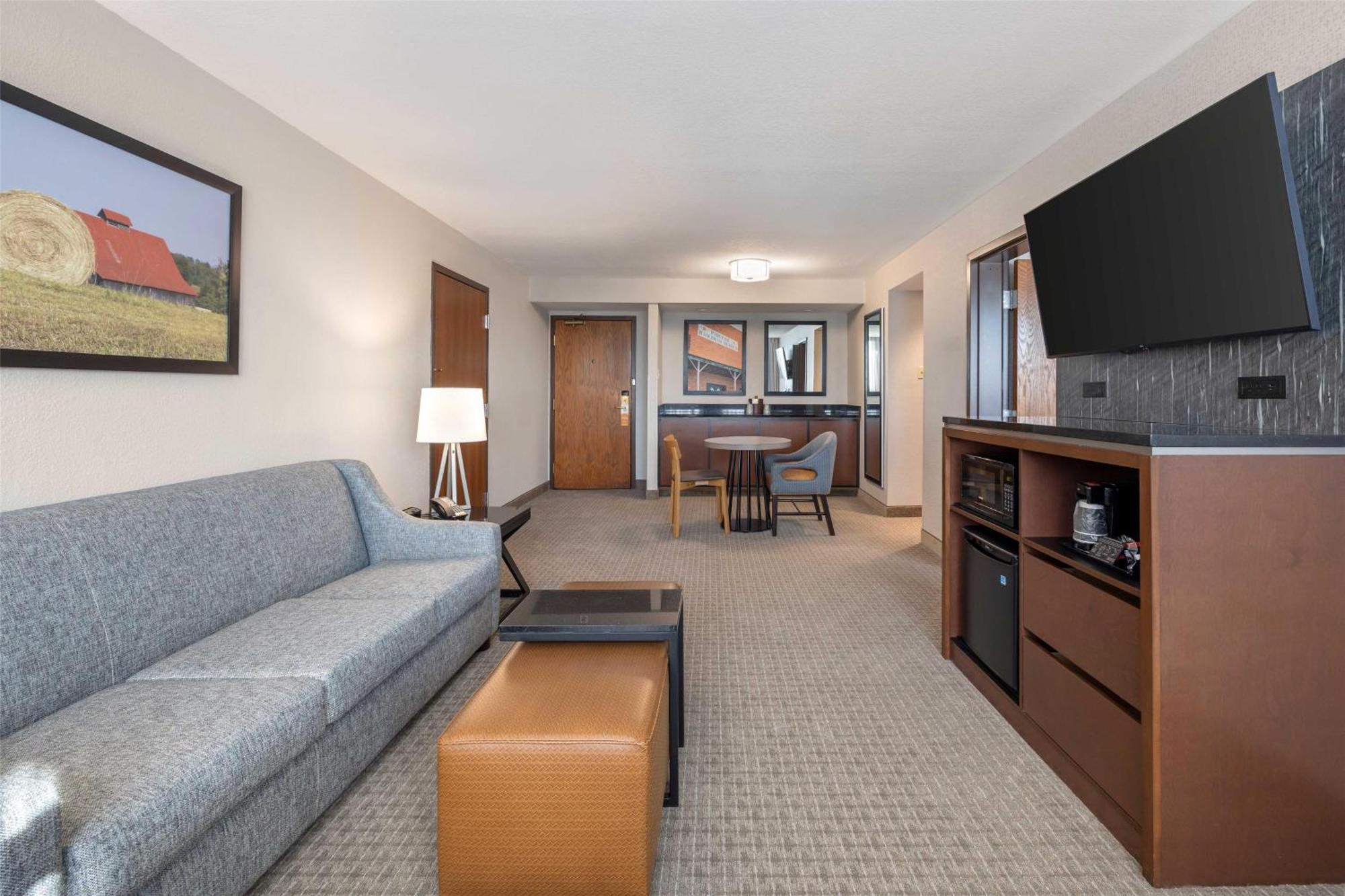 Drury Inn & Suites Падука Екстериор снимка