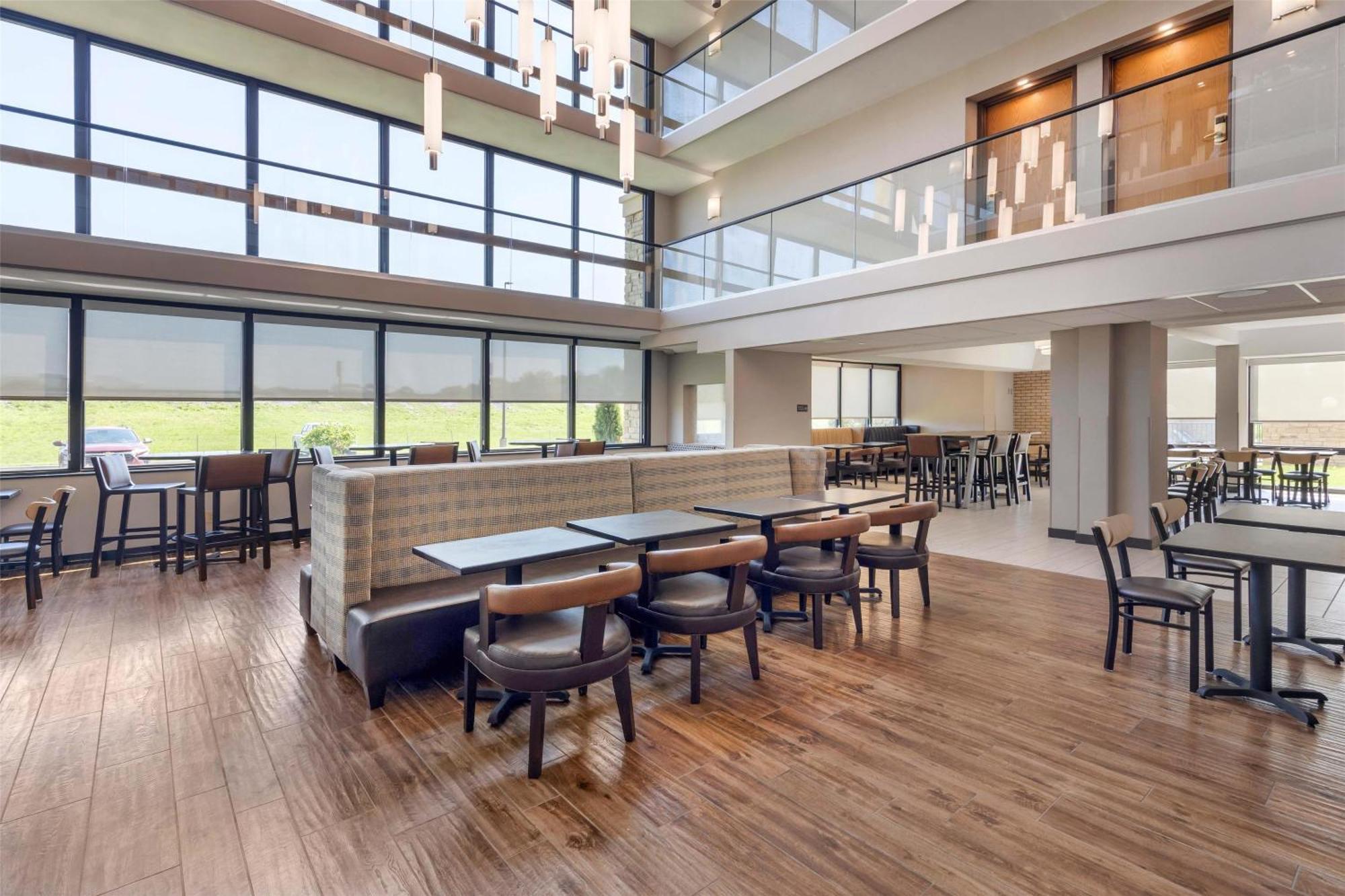 Drury Inn & Suites Падука Екстериор снимка